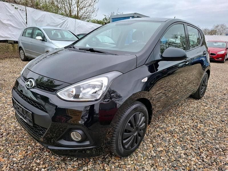 Gebraucht Hyundai i10 67 PS (49 kW) 2014 Schwarz Kleinwagen