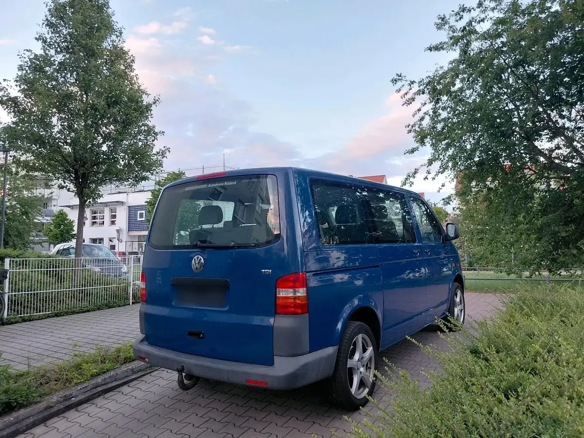 Używany VW Caravelle 102 KM (75 kW) 2006 Niebieski Van