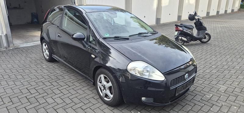 Schwarz Gebraucht 2007 Fiat Grande Punto Kleinwagen | 800 € (Superpreis) - Bild 1/4