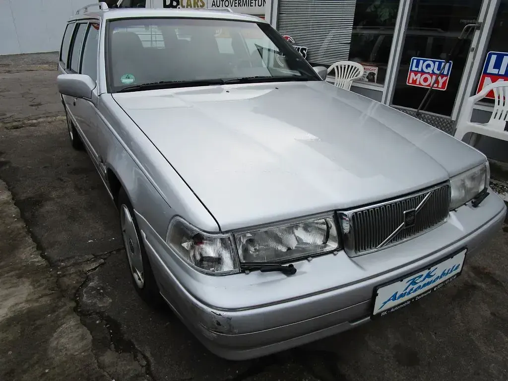 Second-hand Volvo V90 204 CP (150 kW) 1997 Argintiu Break