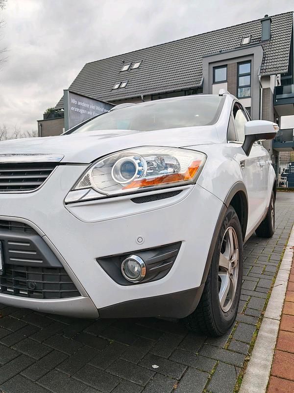 Gebraucht Ford Kuga 140 PS (102 kW) 2010 Weiß SUV