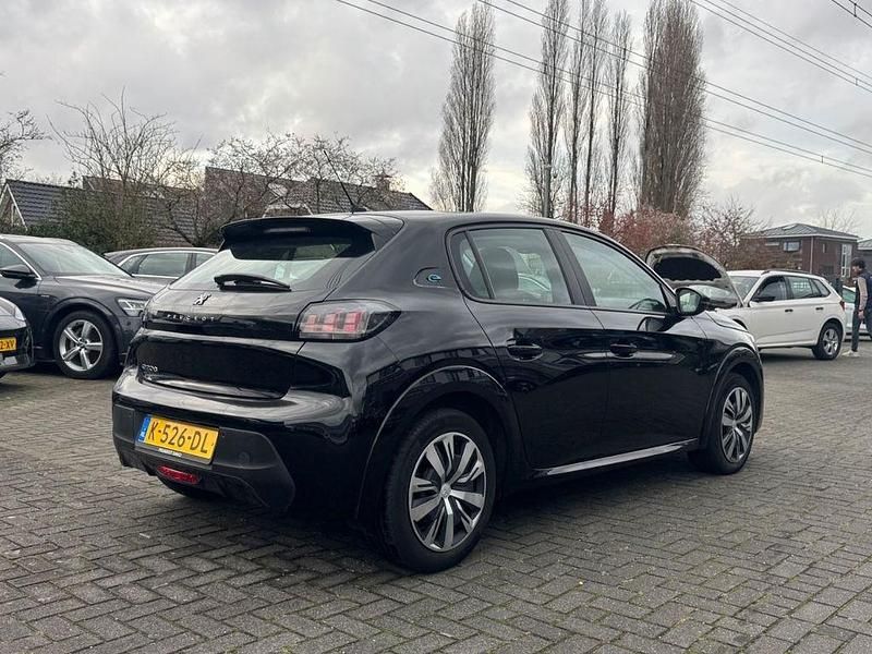 Gebraucht Peugeot e-208 Active 100 kW (136 PS) 2020 Schwarz Kleinwagen