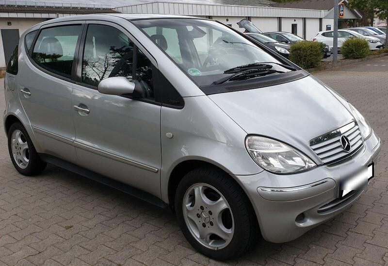 Silber Gebraucht 2001 Mercedes A190 Avantgarde Kleinwagen | 3.499 € (Guter Preis) - Bild 1/4