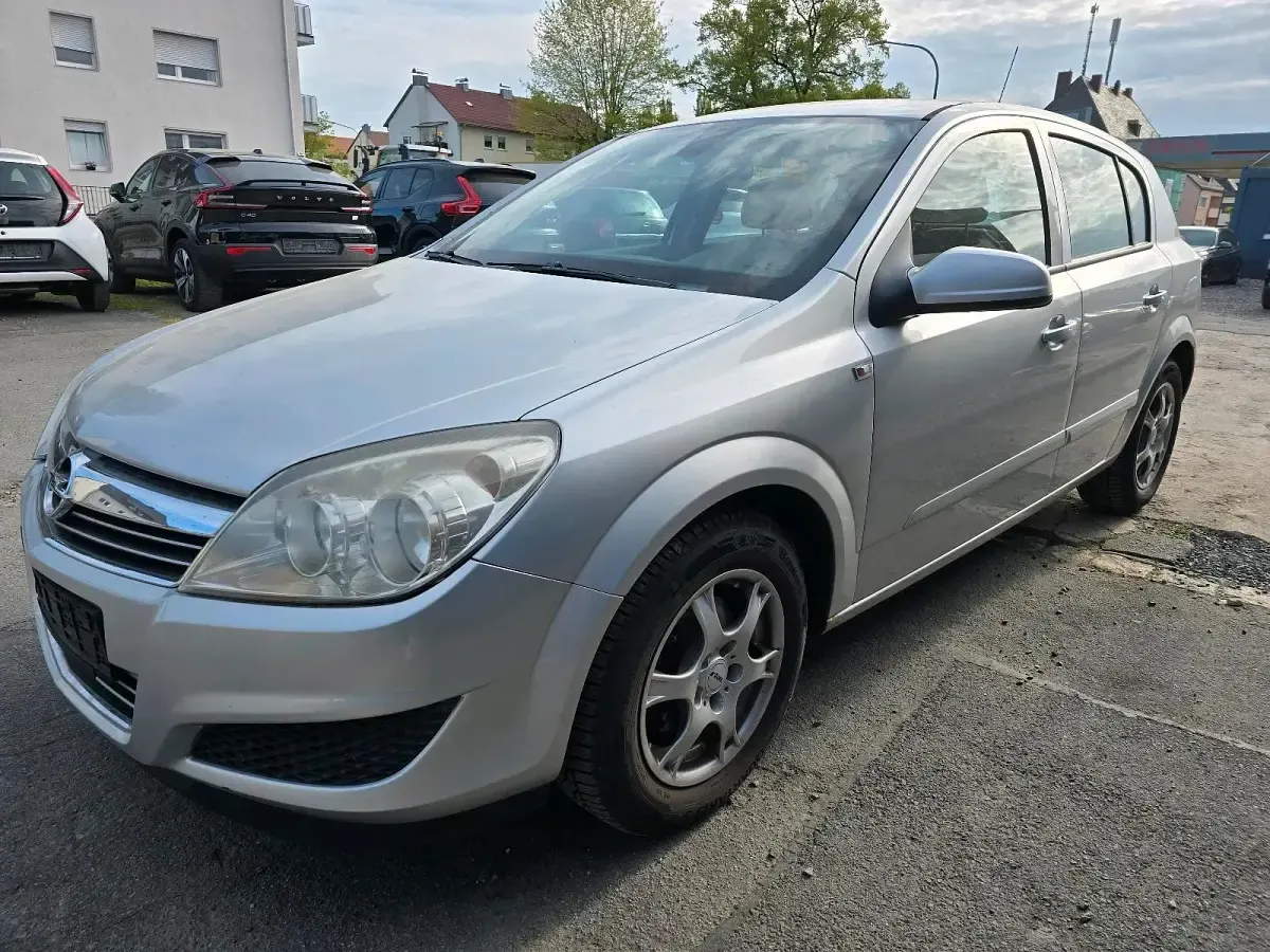 Gebraucht Opel Astra 90 PS (66 kW) 2008 Silber Limousine