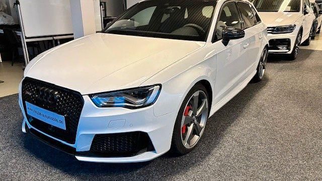 Weiß Gebraucht 2016 Audi RS3 Sport Limousine | 37.599 € (Fairer Preis) - Bild 1/4