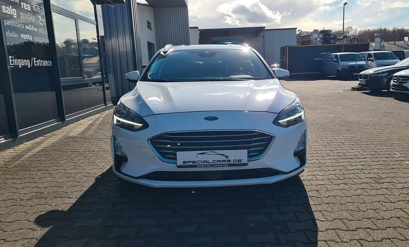 Gebraucht Ford Focus 120 PS (88 kW) 2020 Weiß Kombi