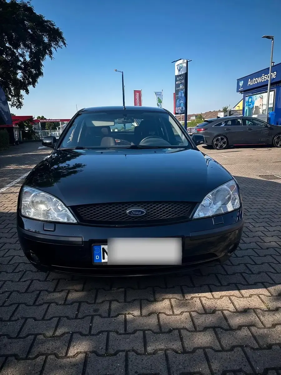 Gebraucht Ford Mondeo Trend 125 PS (91 kW) 2002 Schwarz Limousine