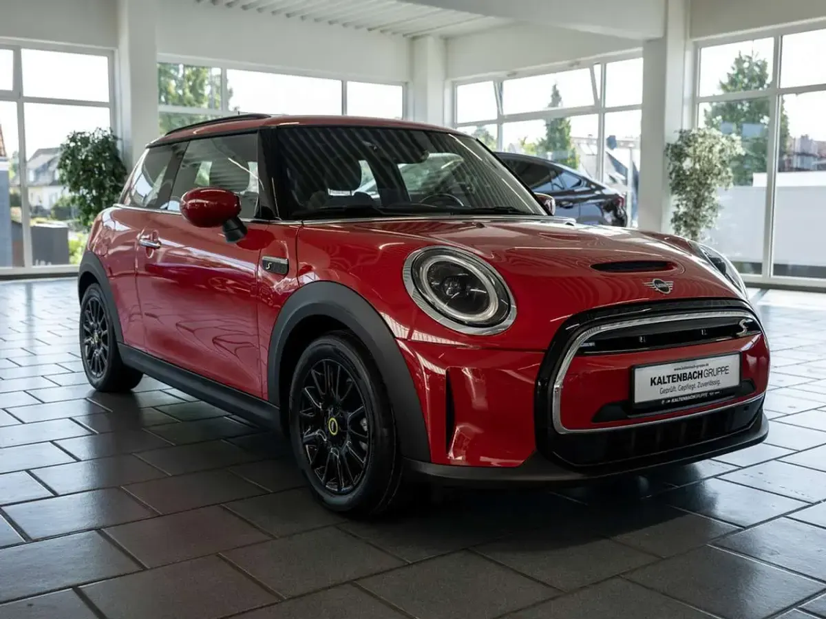 Gebraucht Mini Cooper SE Classic 135 kW (184 PS) 2022 Rot Kleinwagen