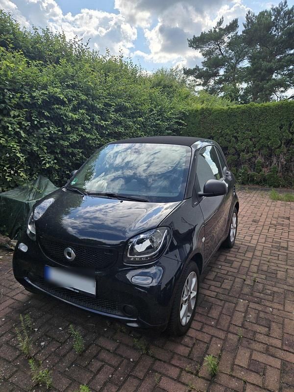 Schwarz Gebraucht 2018 Smart ForTwo Coupé Passion Kleinwagen | 8.000 € (Guter Preis) - Bild 1/4
