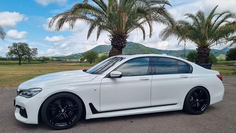 Gebraucht BMW 750 M Performance 449 PS (330 kW) 2017 Weiß Limousine