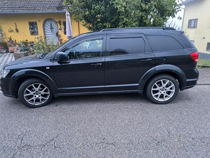 Schwarz Gebraucht 2012 Fiat Freemont SUV | 6.000 € (Fairer Preis) - Bild 1/4