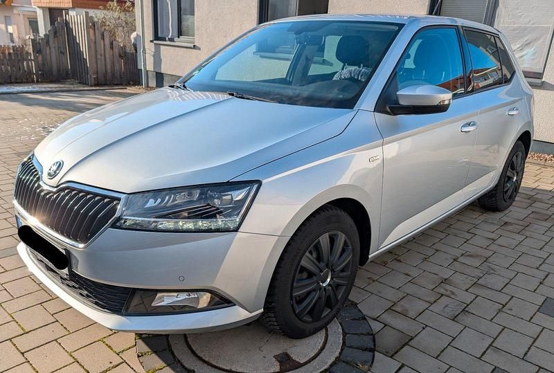 Silber Gebraucht 2019 Skoda Fabia Soleil Kleinwagen | 9.600 € (Fairer Preis) - Bild 1/4