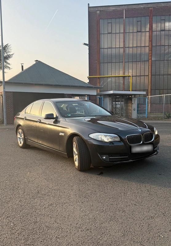Gebraucht BMW 530 245 PS (180 kW) 2010 Grau Limousine