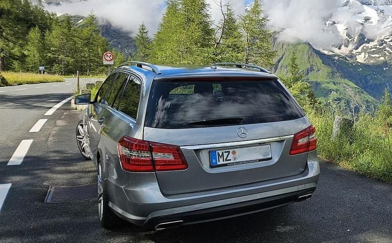 Gebraucht Mercedes E500 387 PS (284 kW) 2010 Grau Kombi