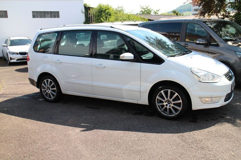 Weiss Gebraucht 2015 Ford Galaxy Van / Kleinbus | 12.900 € (Fairer Preis) - Bild 1/4