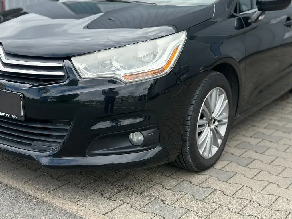 Gebraucht Citroën C4 Tendance 111 PS (81 kW) 2011 Schwarz Limousine