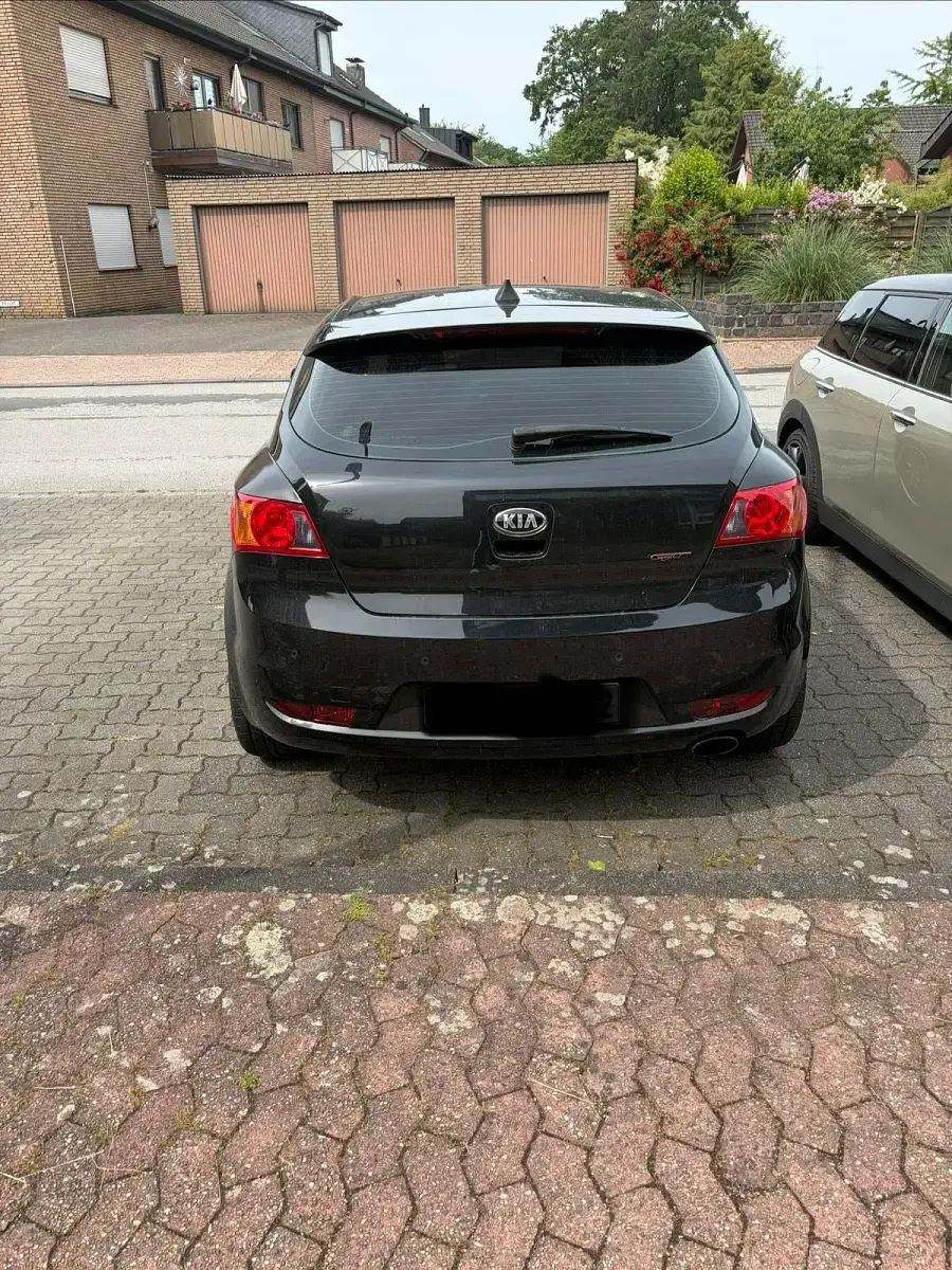 Gebraucht Kia ProCeed 128 PS (94 kW) 2011 Schwarz Kleinwagen
