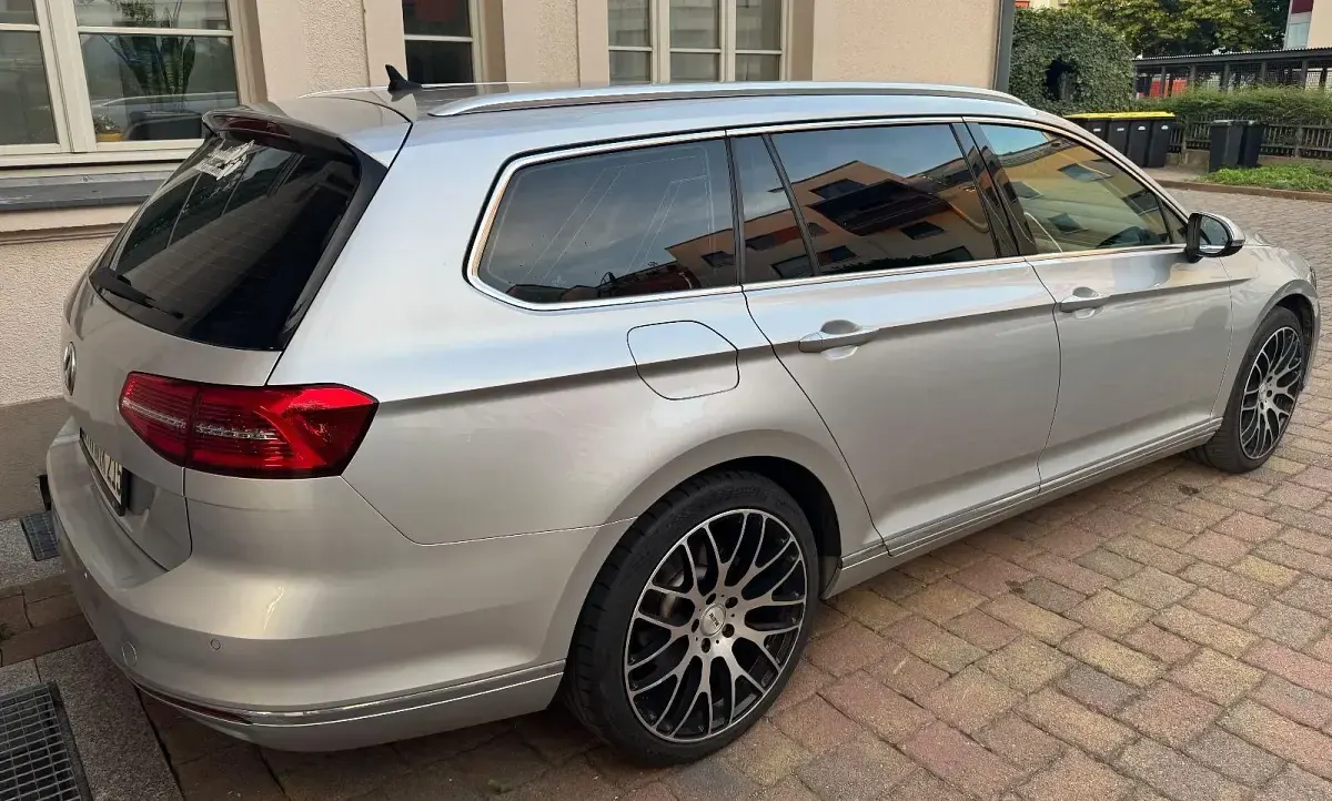 Usata VW Passat Highline 150 CV (110 kW) 2018 Argento Station wagon