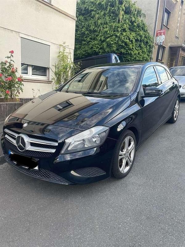 Gebraucht 2012 Mercedes A180 Limousine | 9.999 € (Fairer Preis) - Bild 1/4
