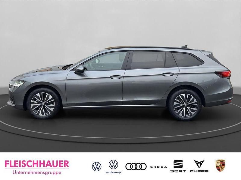 Neu Skoda Superb Selection 150 PS (110 kW) 2026 Graphitegrau metallic Kombi