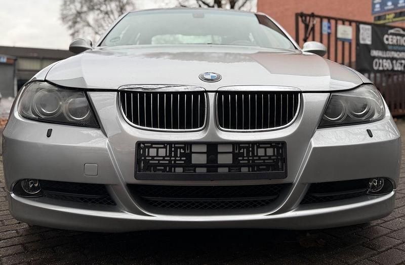 Gebraucht BMW 323 177 PS (130 kW) 2006 Silber Limousine