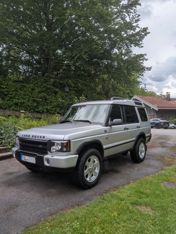 Silber Gebraucht 2002 Land Rover Discovery 2 SUV | 17.300 € - Bild 1/4