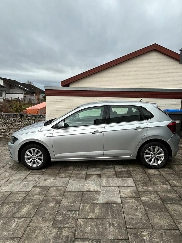 Gebraucht VW Polo Highline 95 PS (69 kW) 2018 Silber Kleinwagen