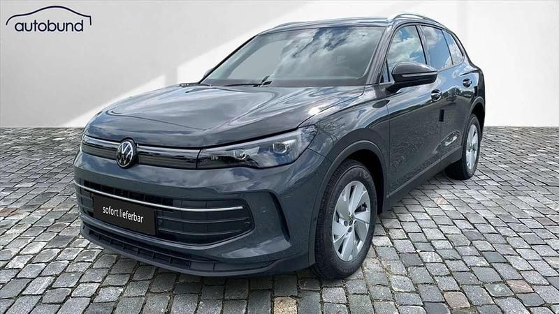Grau / delfingrau Neu 2025 VW Tiguan Advance SUV | 40.770 € (Superpreis) - Bild 1/4