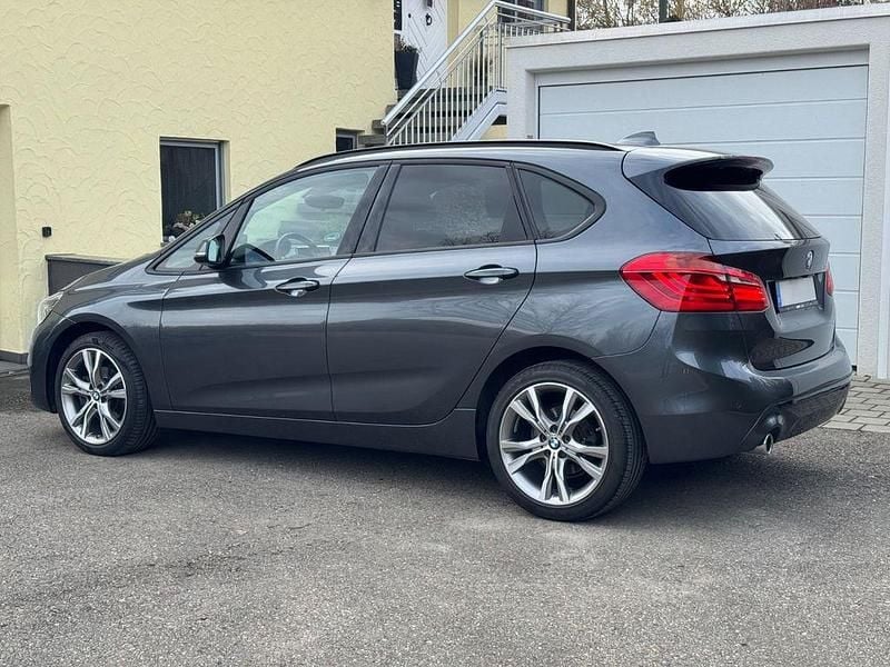 Gebraucht BMW 218 Active Tourer Performance 136 PS (100 kW) 2021 Grau Van / Kleinbus