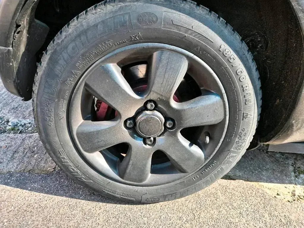 Gebraucht Toyota Yaris 87 PS (63 kW) 2002 Schwarz Limousine