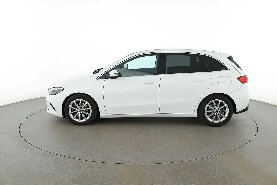 Gebraucht Mercedes B200 Progressive 163 PS (119 kW) 2022 Weiß Kleinwagen