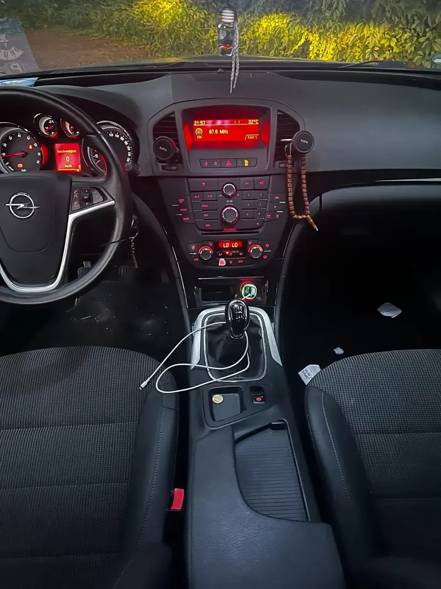 Gebraucht Opel Insignia 220 PS (161 kW) 2010 Schwarz Limousine