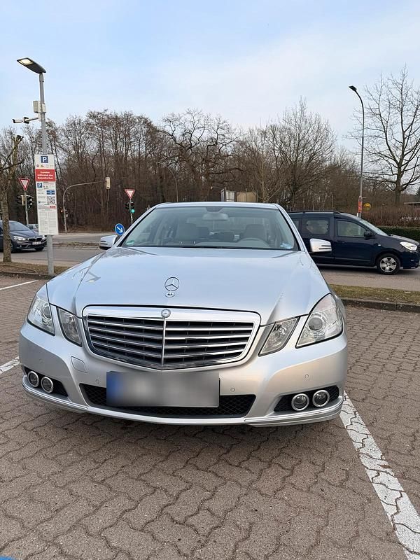 Gebraucht Mercedes E200 184 PS (135 kW) 2009 Grau Limousine