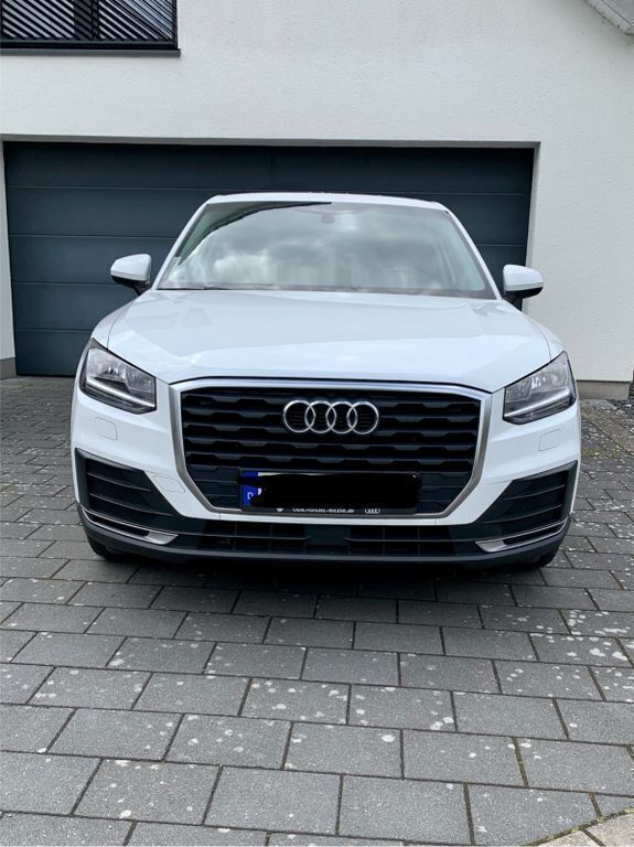 Weiß Gebraucht 2018 Audi Q2 SUV | 13.750 € (Guter Preis) - Bild 1/4