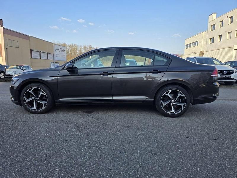 Gebraucht VW Passat Trendline 125 PS (91 kW) 2015 Braun Limousine