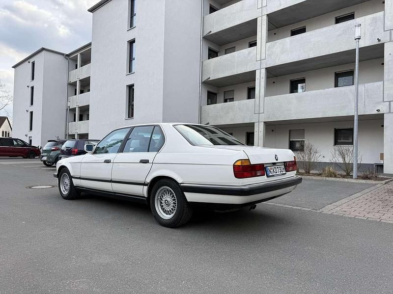 Gebraucht BMW 730 188 PS (138 kW) 1990 Weiß Limousine
