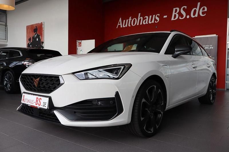 Weiß Gebraucht 2021 Cupra Leon Limousine | 21.380 € (Fairer Preis) - Bild 1/4