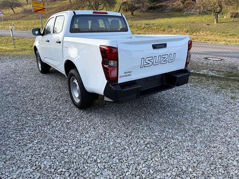 Neu Isuzu D-Max 163 PS (119 kW) 2026 Splash SUV