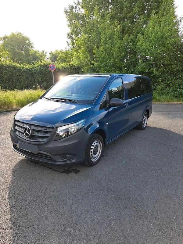 Blau Gebraucht 2019 Mercedes Vito Van / Kleinbus | 29.750 € (Fairer Preis) - Bild 1/4