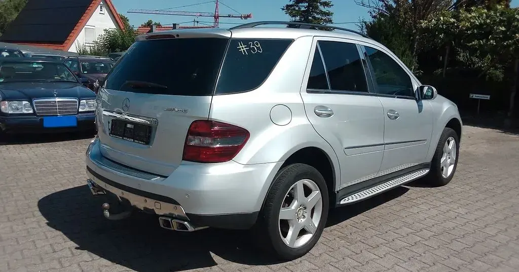 Gebraucht Mercedes ML500 387 PS (284 kW) 2008 Silber SUV
