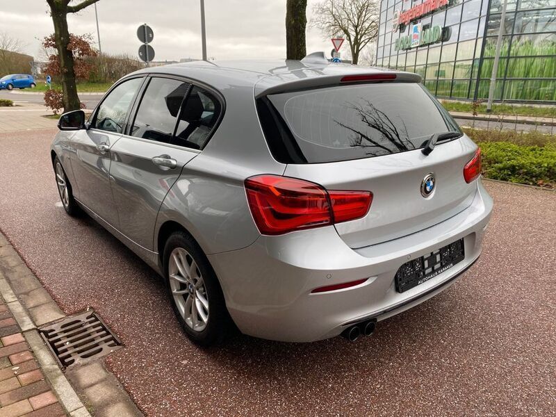 Gebraucht BMW 120 Sport Line 190 PS (139 kW) 2015 Glaciersilber metallic Kleinwagen