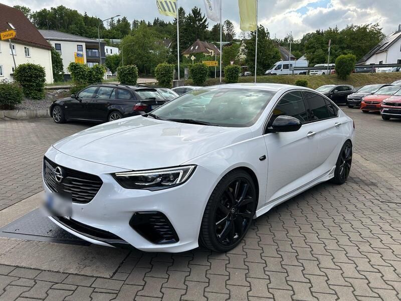 Weiß Gebraucht 2018 Opel Insignia Limousine | 22.750 € (Etwas zu teuer) - Bild 1/4