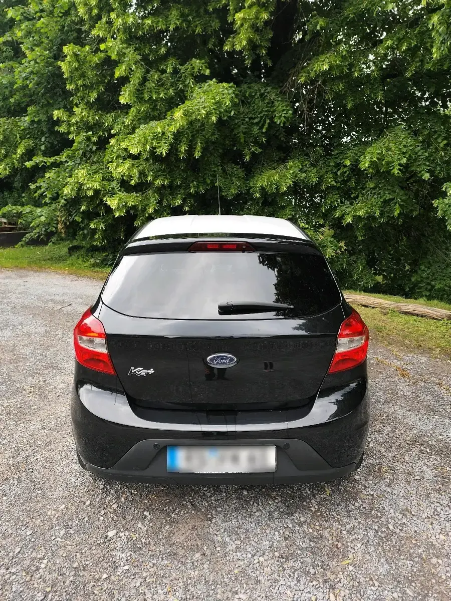 Gebraucht Ford Ka Plus 86 PS (63 kW) 2017 Schwarz Kleinwagen