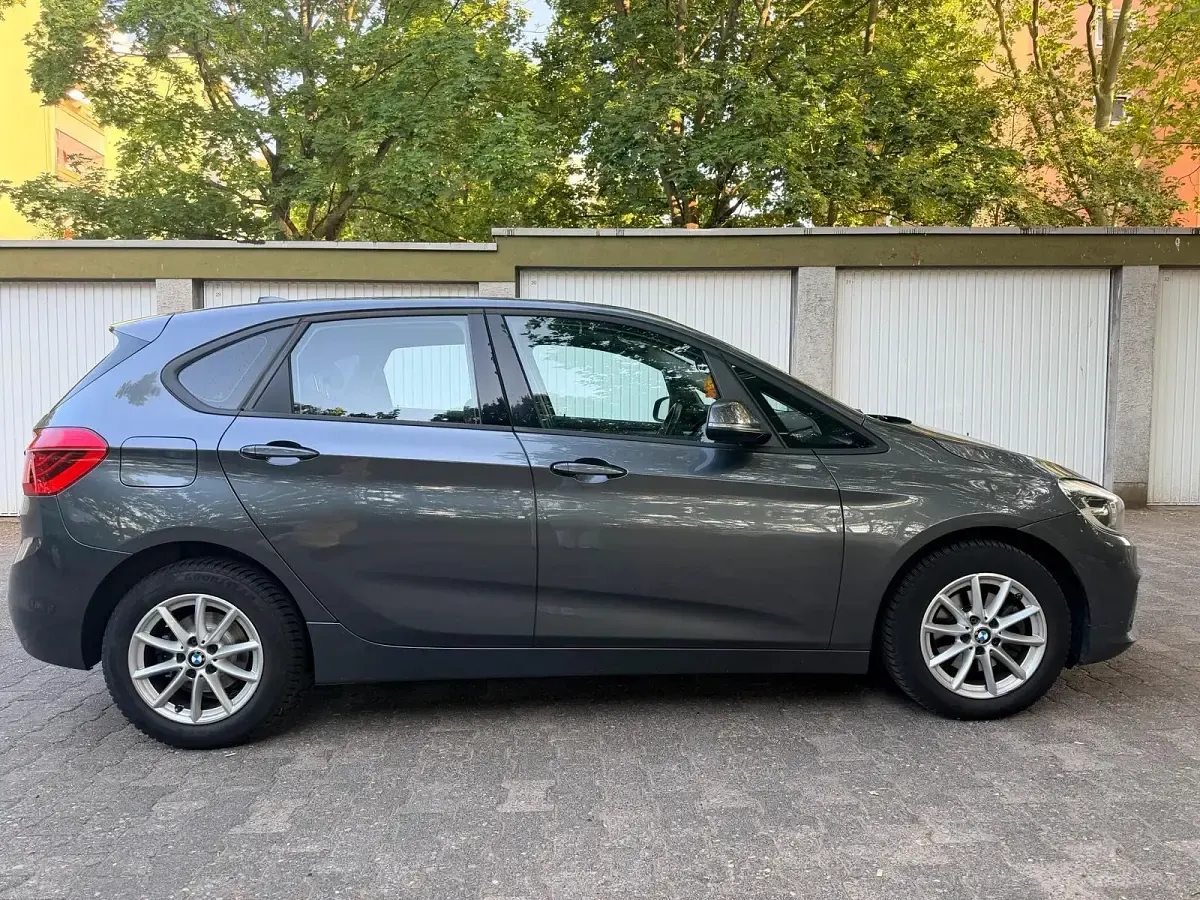 Gebraucht BMW 218 Active Tourer 136 PS (100 kW) 2017 Grau Van / Kleinbus