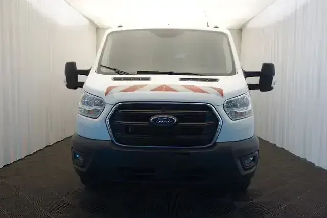 Gebraucht Ford Transit 131 PS (96 kW) 2021 Weiß Limousine