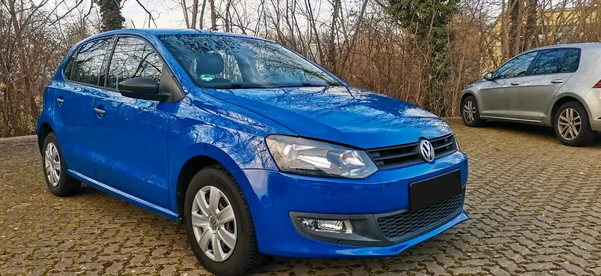 Gebraucht VW Polo 70 PS (51 kW) 2011 Blau Kleinwagen