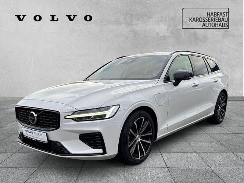 Gebraucht Volvo V60 Plus 398 PS (292 kW) 2022 Crystal white pearl / metallic Kombi