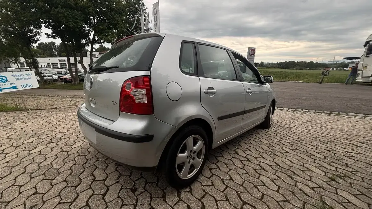 Gebraucht VW Polo 75 PS (55 kW) 2004 Silber Kleinwagen
