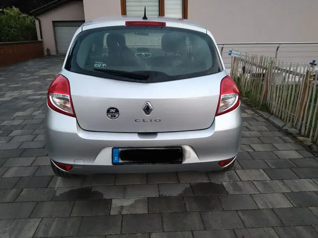 Gebraucht Renault Clio II Expression 75 PS (55 kW) 2011 Grau Limousine
