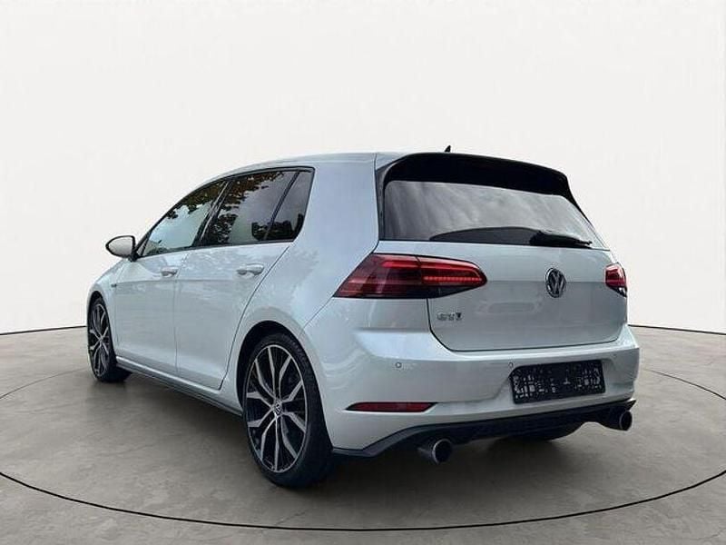 Gebraucht VW Golf VII GTI 313 PS (230 kW) 2017 Oryxweißperlmutteffekt (metallic) Limousine